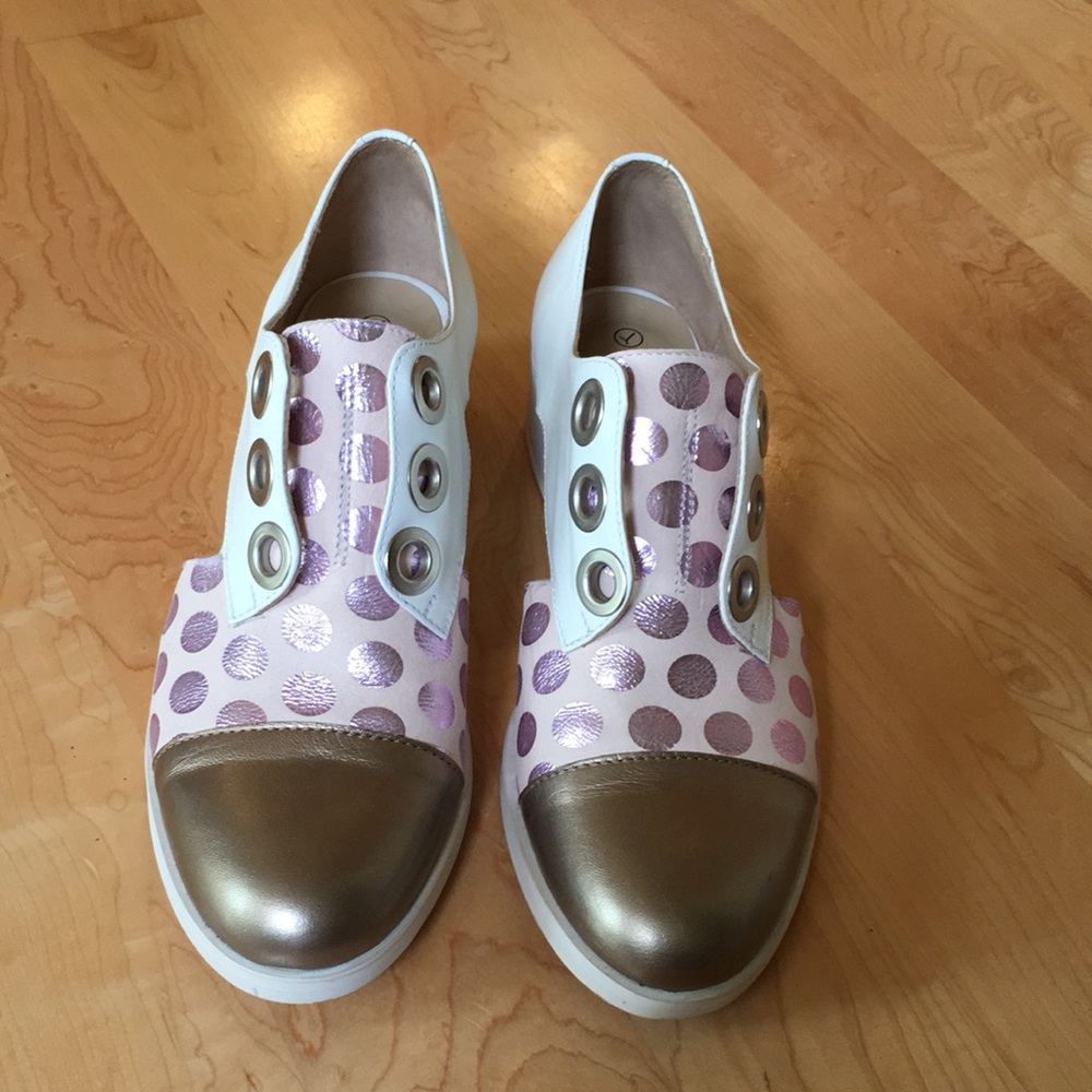 Unity In Diversity Valley Leather Metallic Oxford - Picture 8 of 14